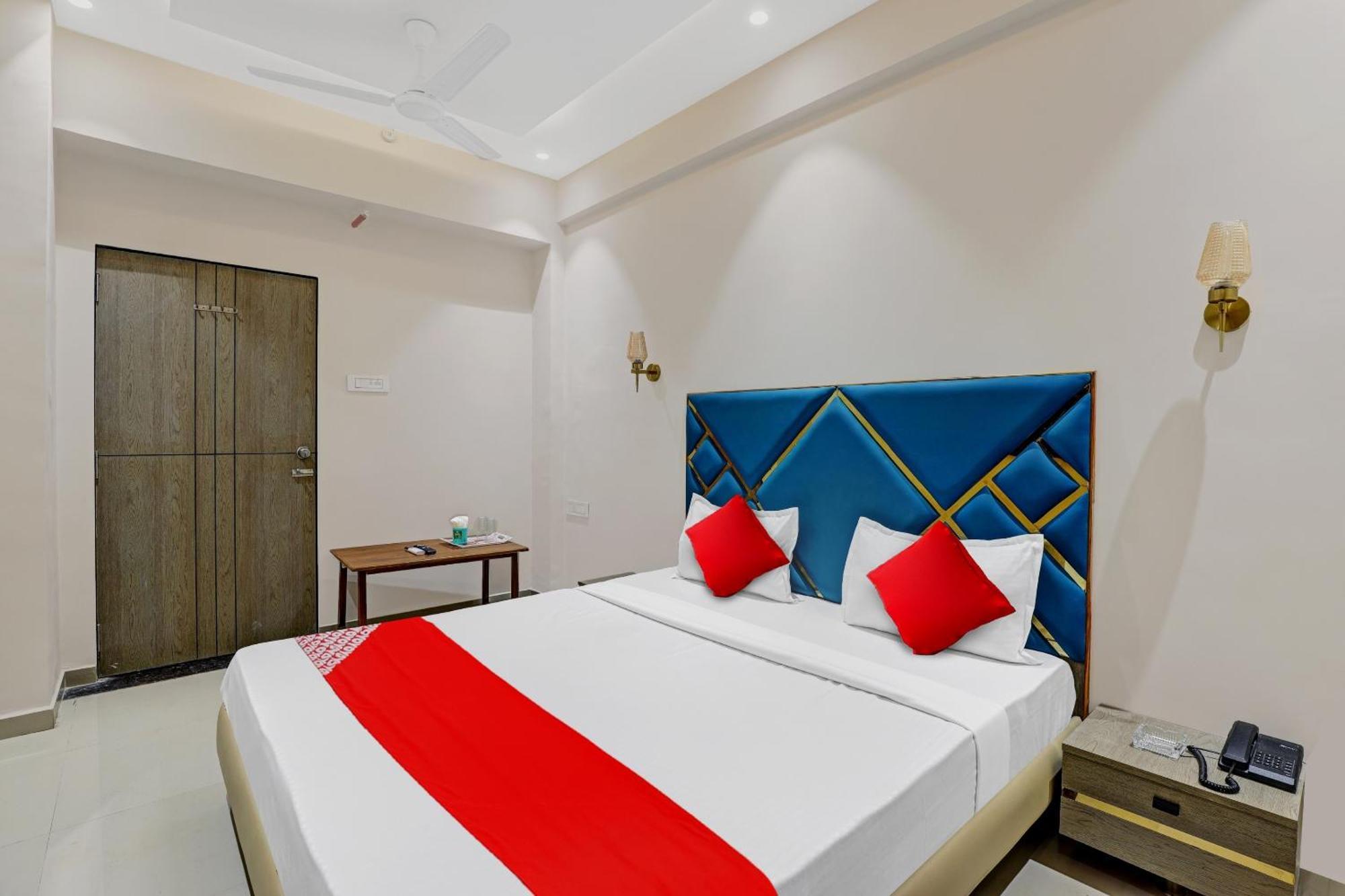Hotel O Shree Palace Utrān Exteriör bild