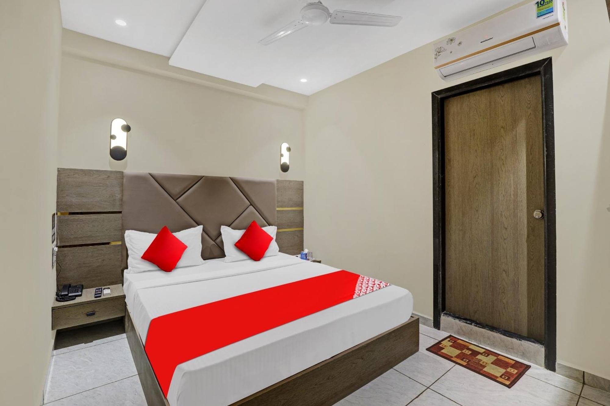 Hotel O Shree Palace Utrān Exteriör bild
