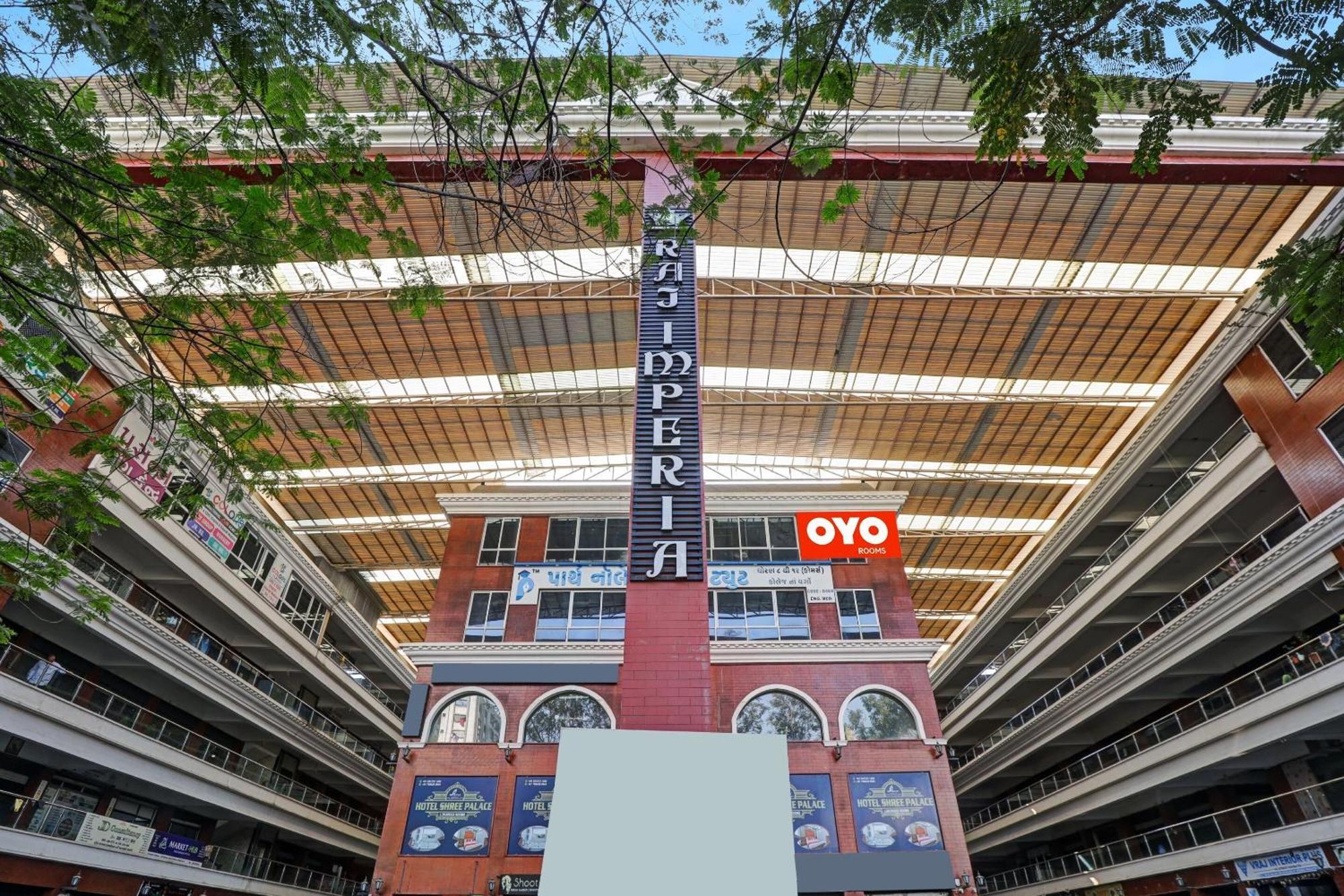 Hotel O Shree Palace Utrān Exteriör bild