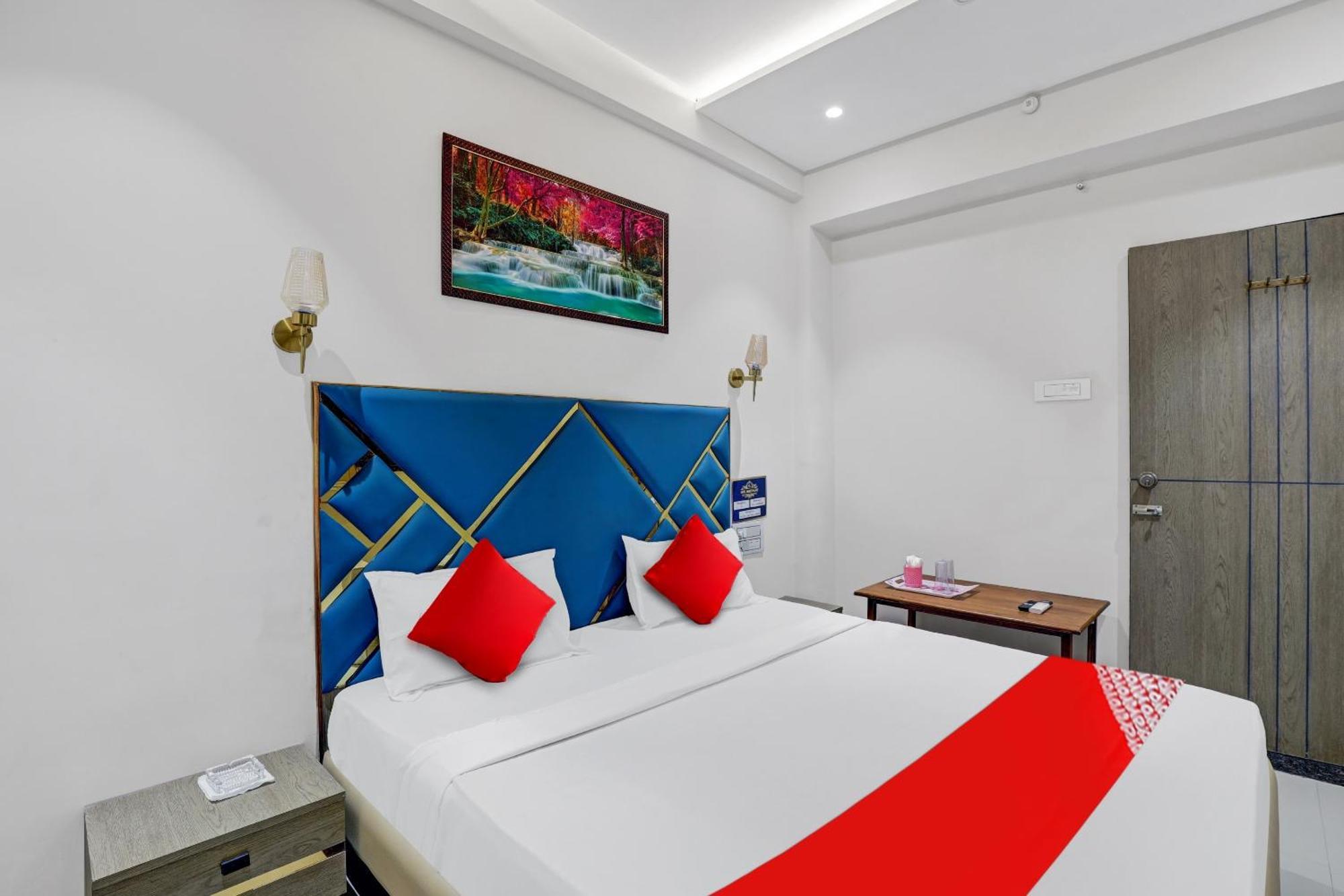 Hotel O Shree Palace Utrān Exteriör bild