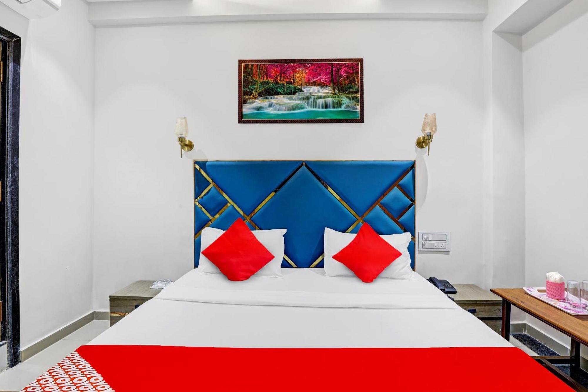 Hotel O Shree Palace Utrān Exteriör bild